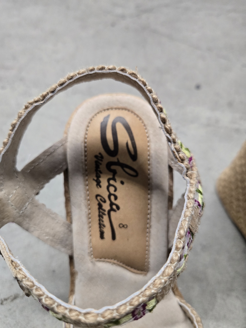 Y2k Tan Floral Embroidered Wedge Sandals! - Picture 5 of 5